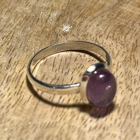 *SOLD* Small Oval Amethyst 925 Sterling Silver Ring - Picture 6 of 11